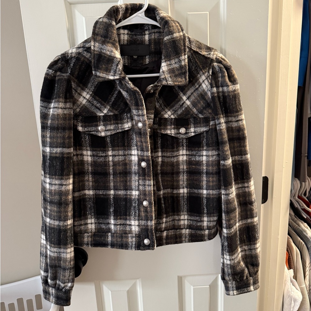 • plaid jacket
